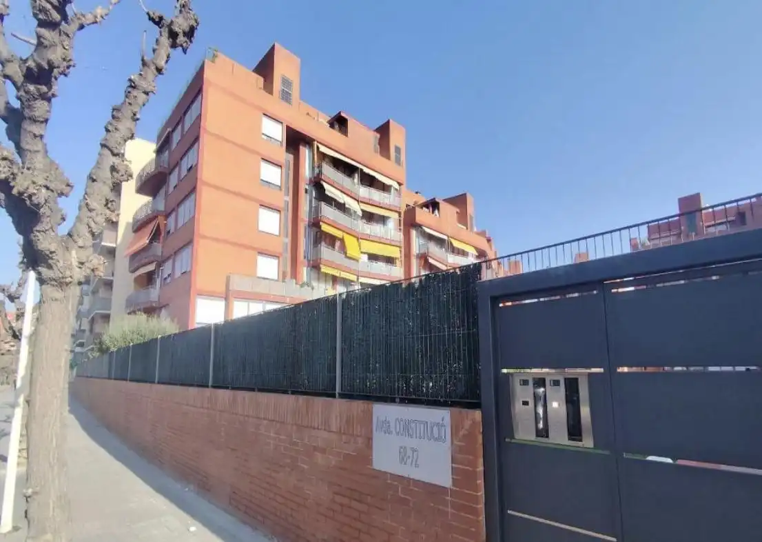 Außenansicht von Erdgeschoss zum Verkauf in Sant Andreu de la Barca mit Gemeinschaftspool