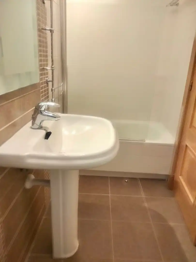 Baño de Piso en venta en Valladolid con Calefacción, Parquet y Trastero