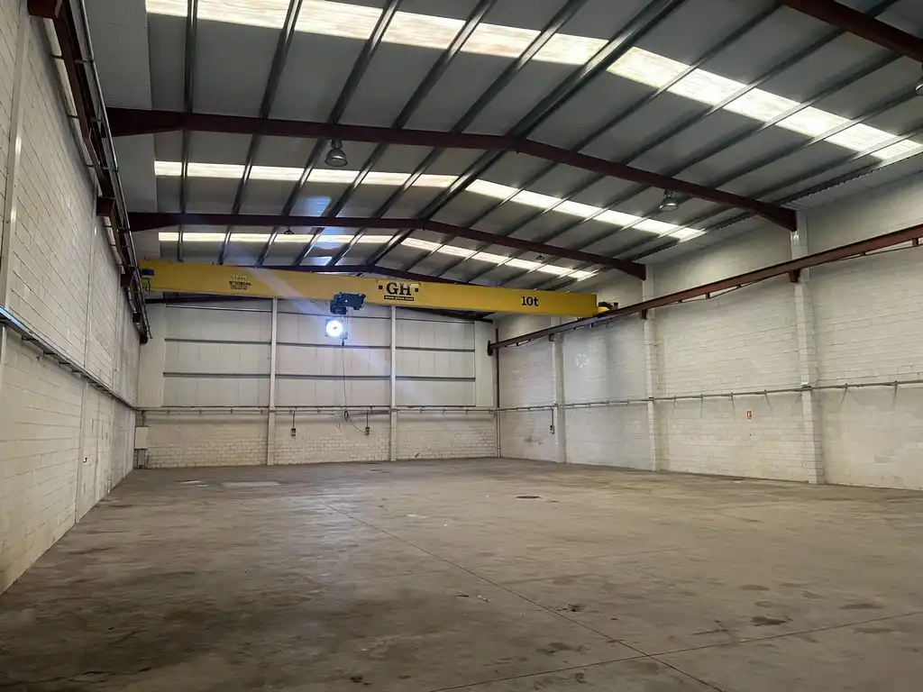 Nave industrial de alquiler en Begonte