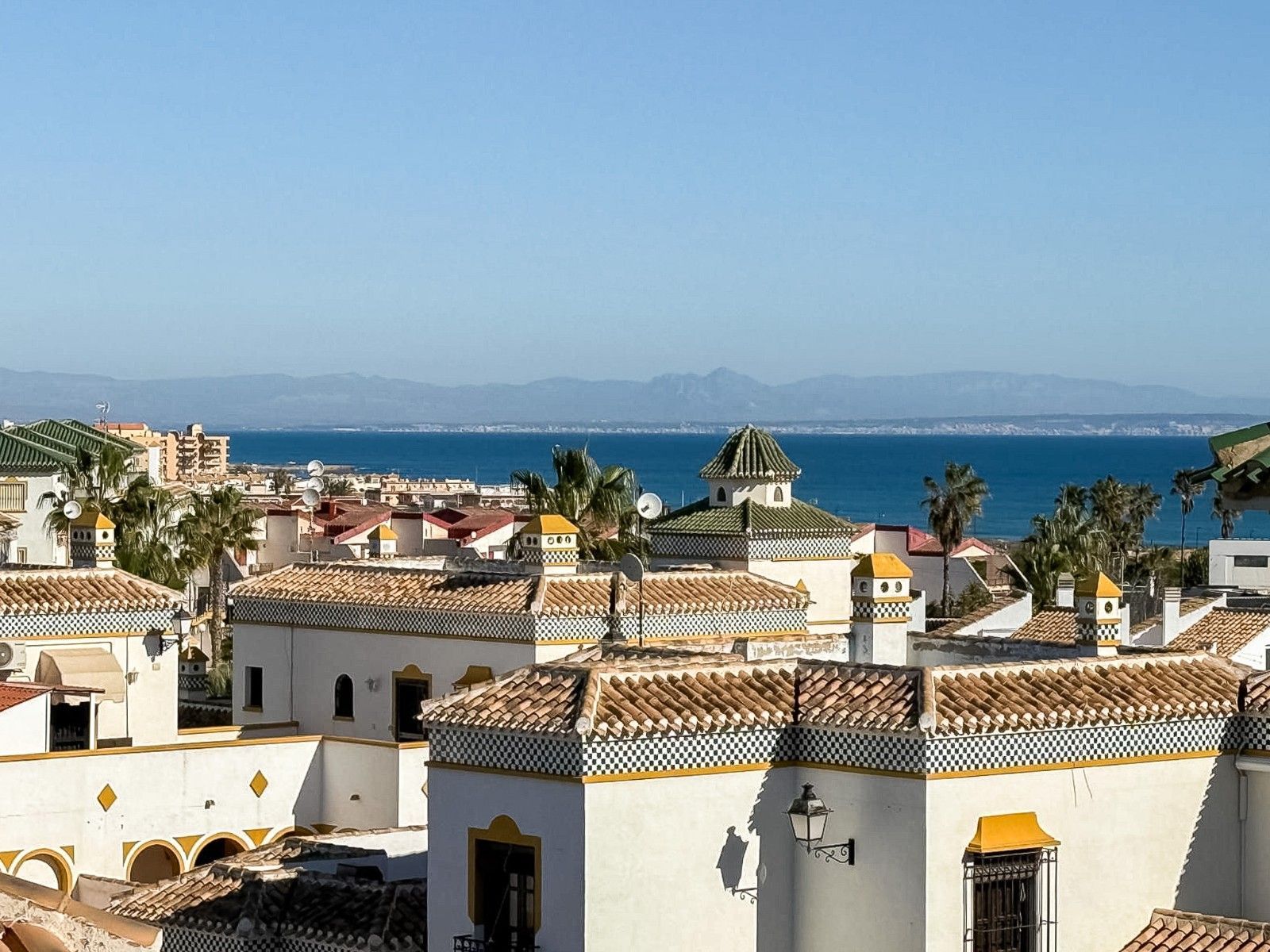 Vista exterior de Àtic en venda en Torrevieja amb Terrassa, Moblat i Balcó
