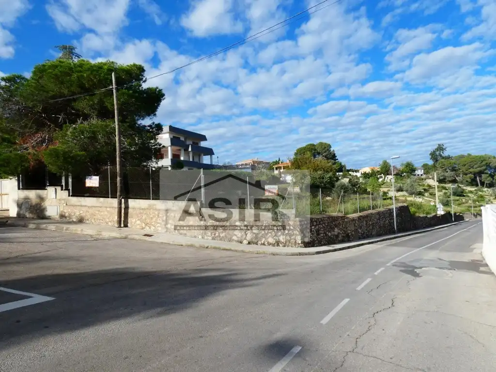 Wohnbaugrundstück zum Verkauf in Casc Urbà