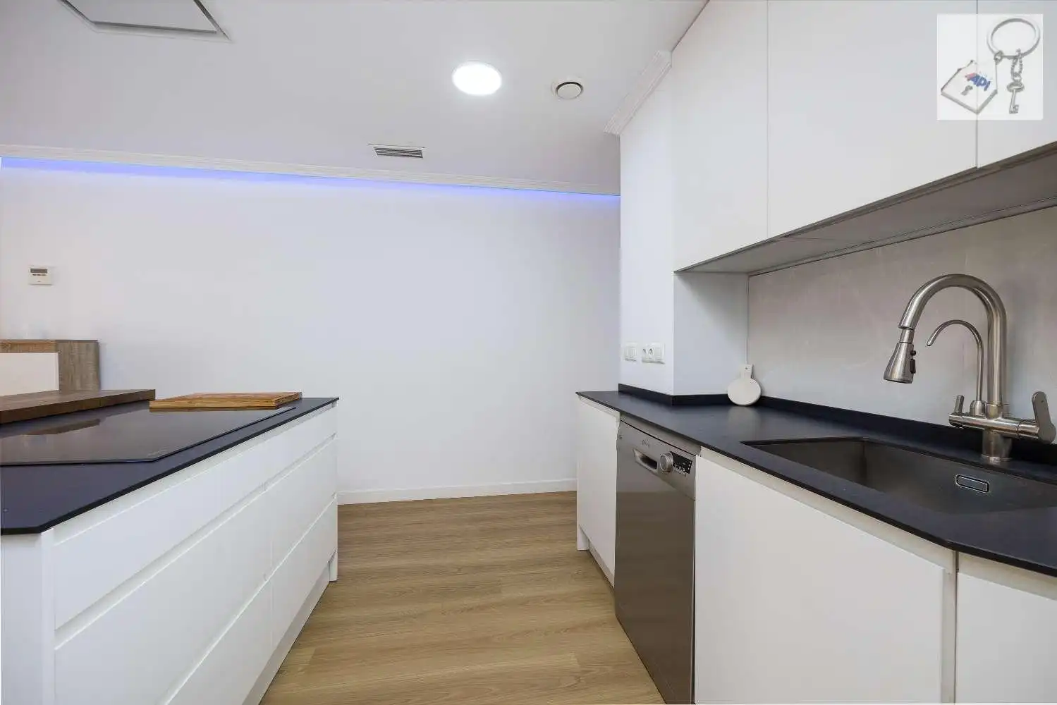 Kitchen of Apartments for sale in Torrevieja  with Air Conditioner, Heating and Parquet flooring