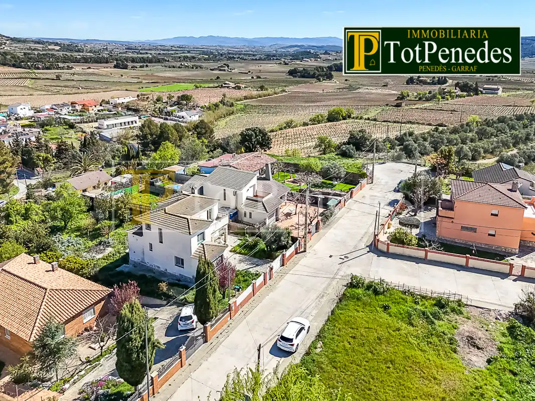 Casa o xalet en venda en Torrelles de Foix amb Aire condicionat, Calefacció i Jardí privat