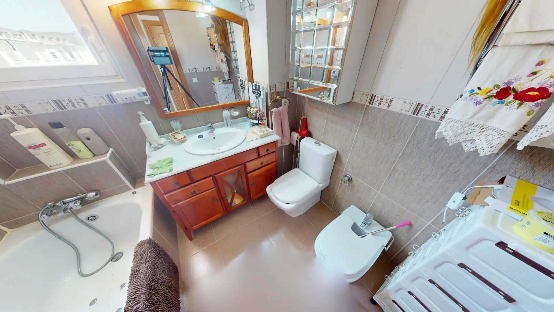 Bany de Casa o xalet en venda en El Campello amb Aire condicionat, Jardí privat i Terrassa