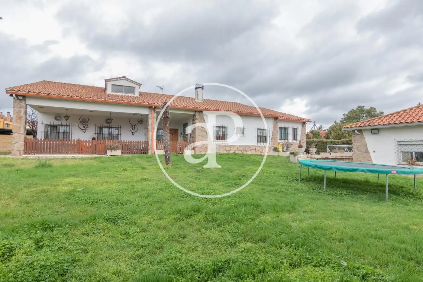 Exterior view of Houses for sale in Madrid  with Heating, Private garden and Terrace
