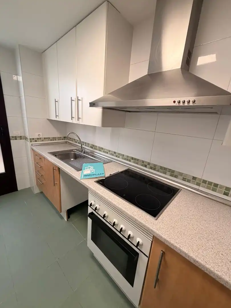 Cocina de Piso en venta en Valdemoro con Calefacción, Trastero y Piscina comunitaria