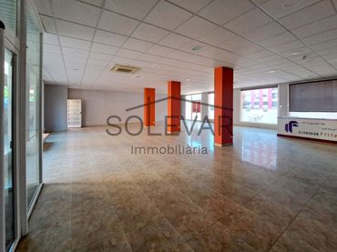 Local commercial à vendre à Sant Jordi