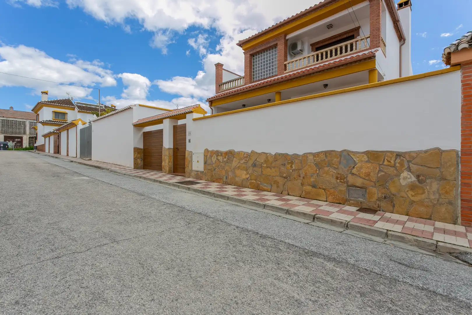 Vista exterior de Casa o chalet en venta en Albolote con Aire acondicionado, Calefacción y Terraza