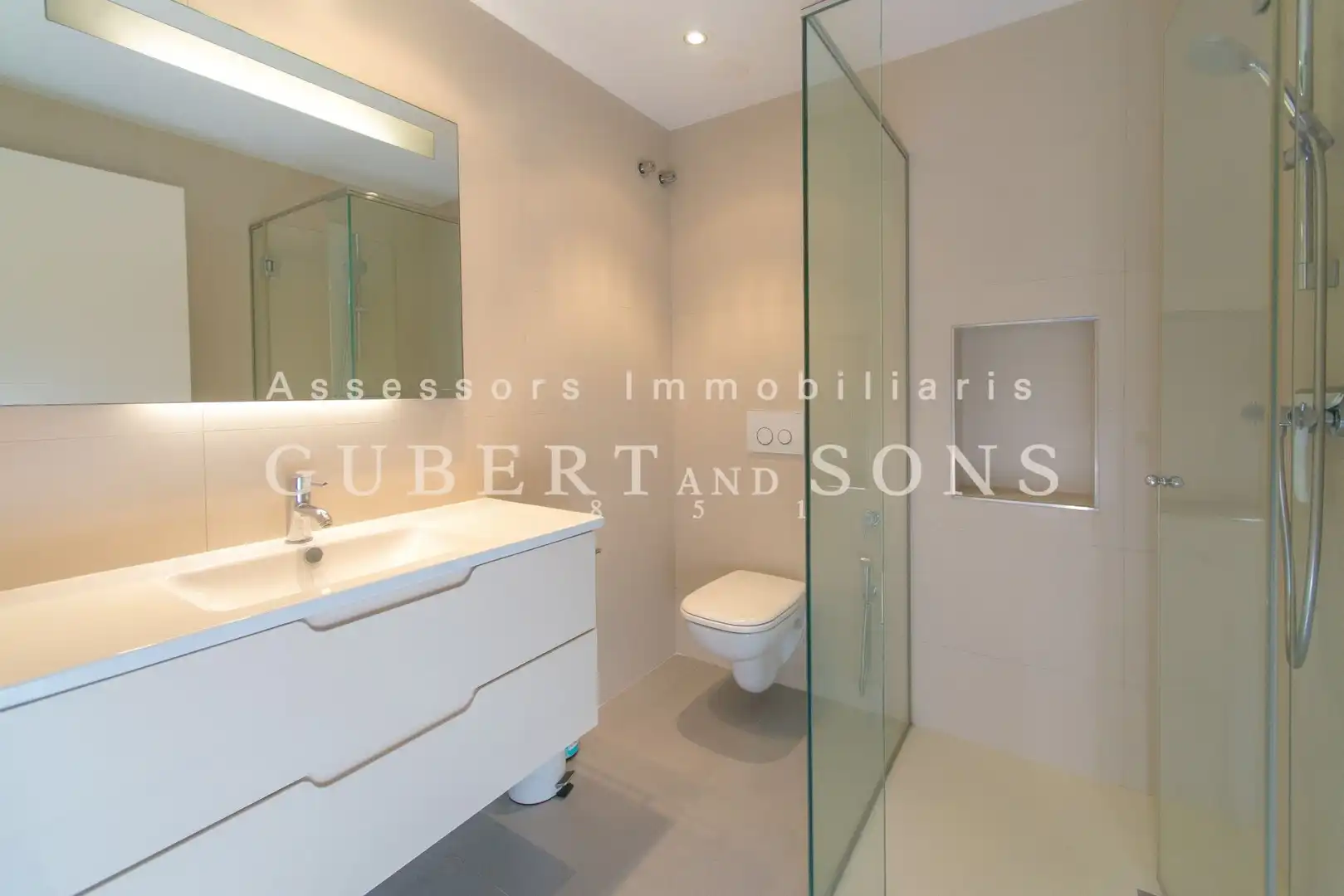 Baño de Piso en venta en Palamós con Aire acondicionado, Calefacción y Terraza