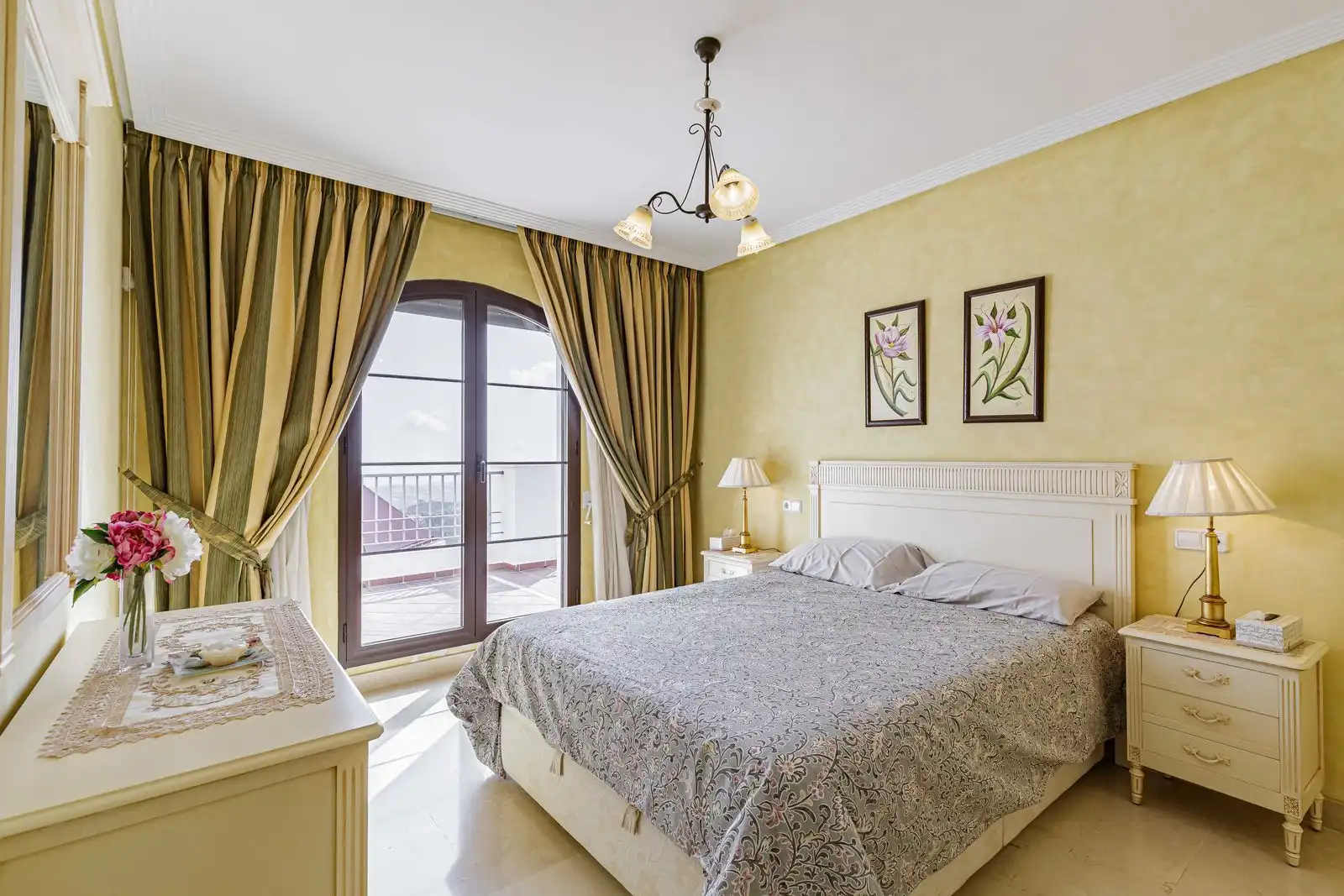 Piso con ascensor en venta en Calle Los Arqueros 100, imagen 5