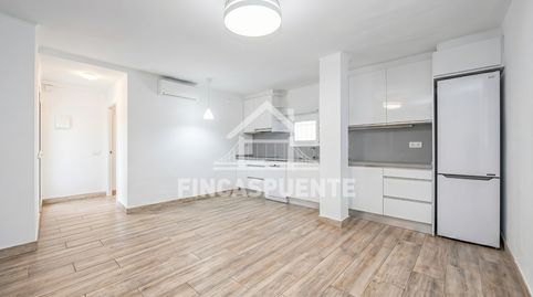 Foto 3 de Piso en venta en El Camp de l'Arpa del Clot, Barcelona Capital