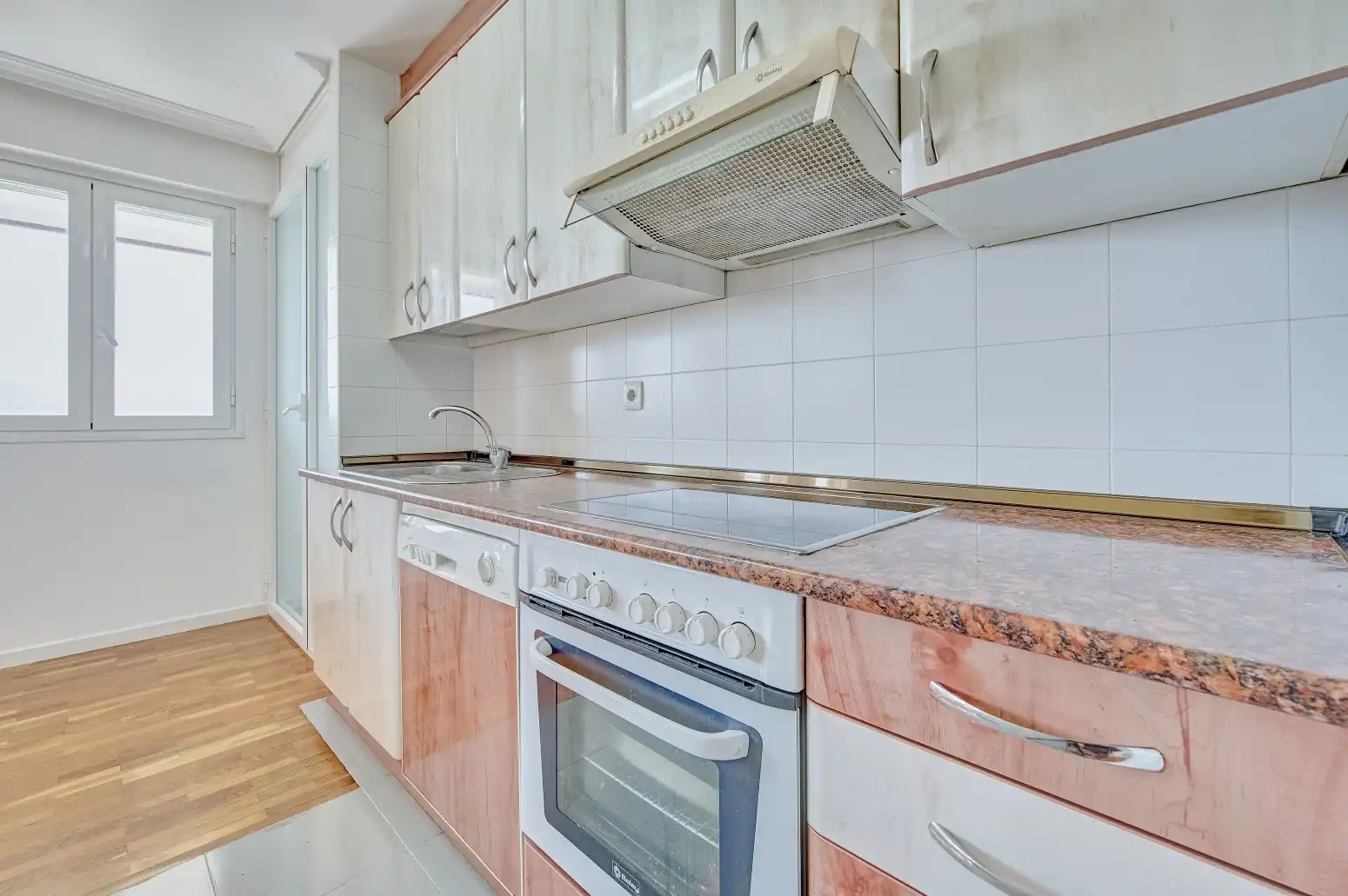 Cocina de Piso en venta en  Pamplona / Iruña con Calefacción y Trastero