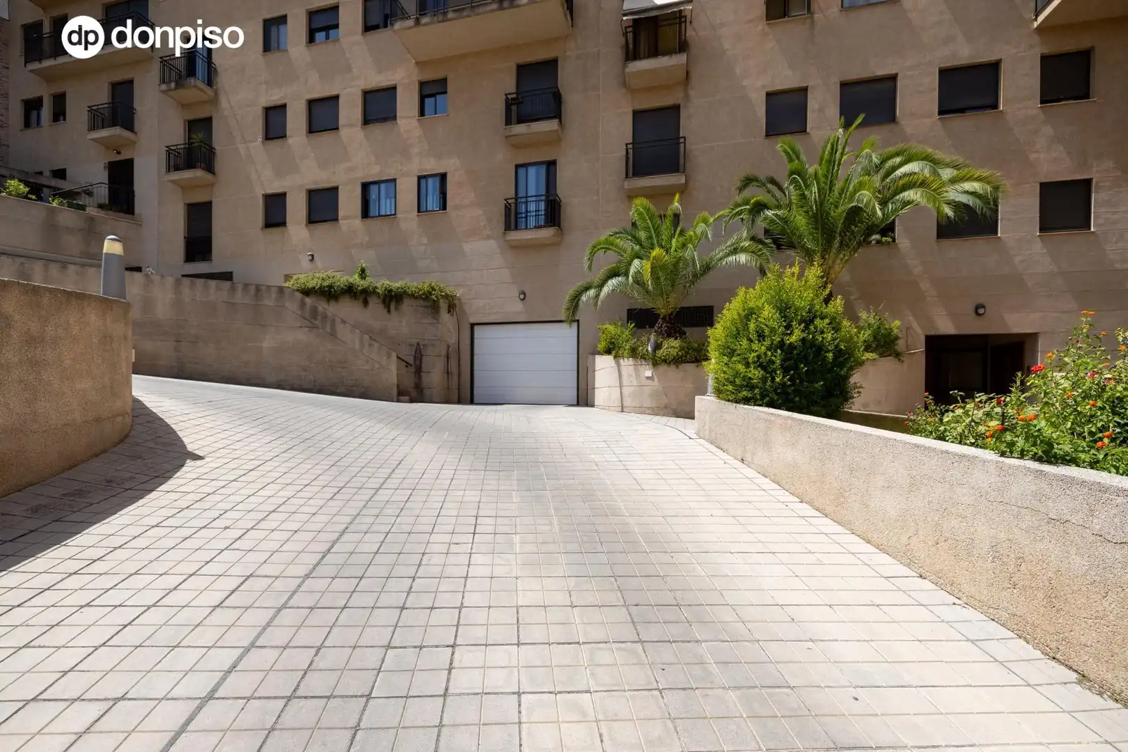 Parkplatz von Wohnung zum Verkauf in Granada