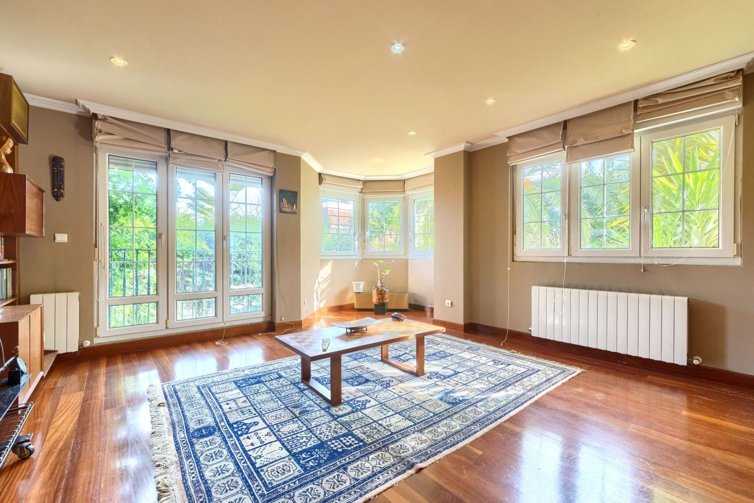 Living room of Single-family semi-detached for sale in Getxo   with Terrace, Storage room and Balcony