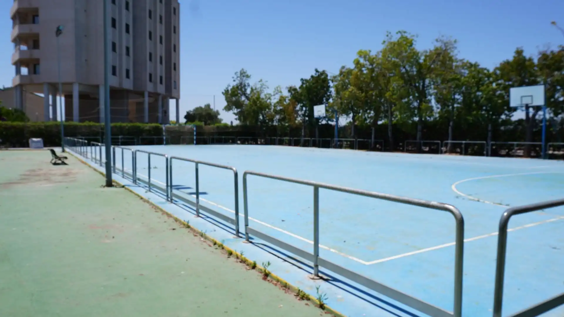 Parkplatz von Dachboden zum Verkauf in El Puig de Santa Maria mit Privatgarten, Terrasse und Balkon