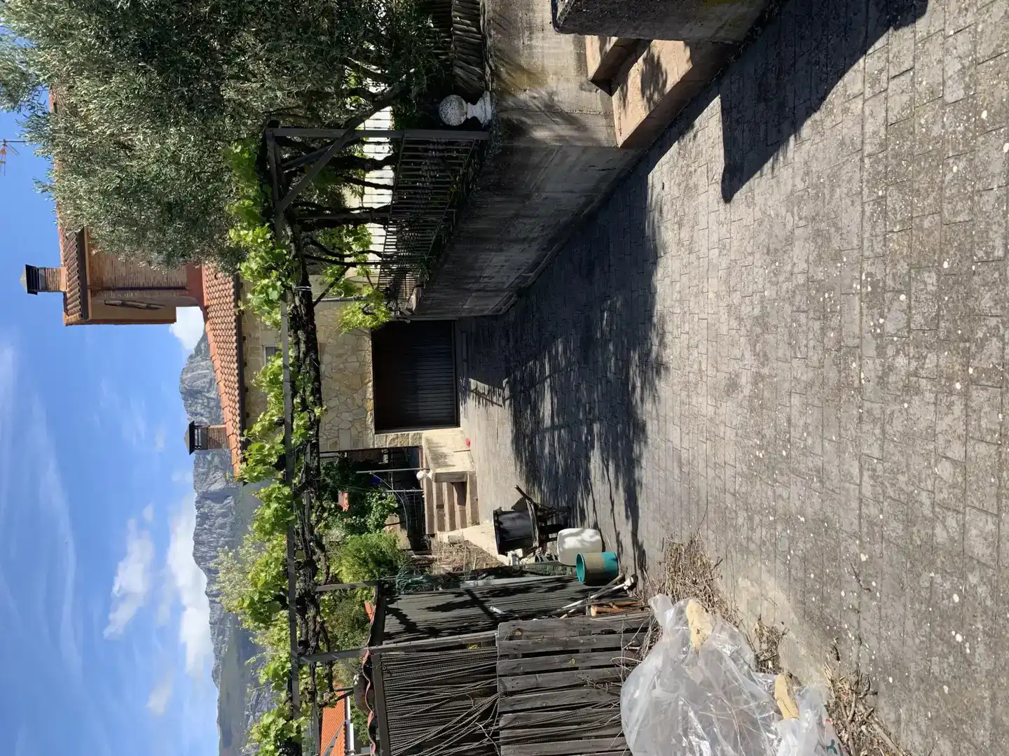 Vista exterior de Casa o xalet en venda en Laguardia amb Jardí privat, Parquet i Traster
