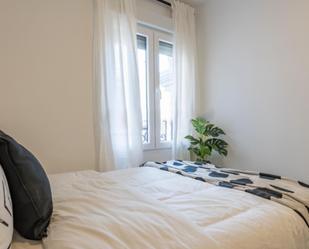 Dormitori de Apartament per a compartir en  Madrid Capital amb Moblat, Forn i Rentadora