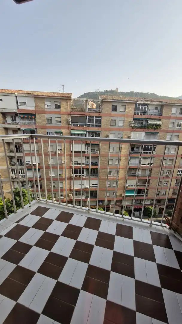 Terrassa de Pis de lloguer en Jaén amb Aire condicionat, Terrassa i Moblat