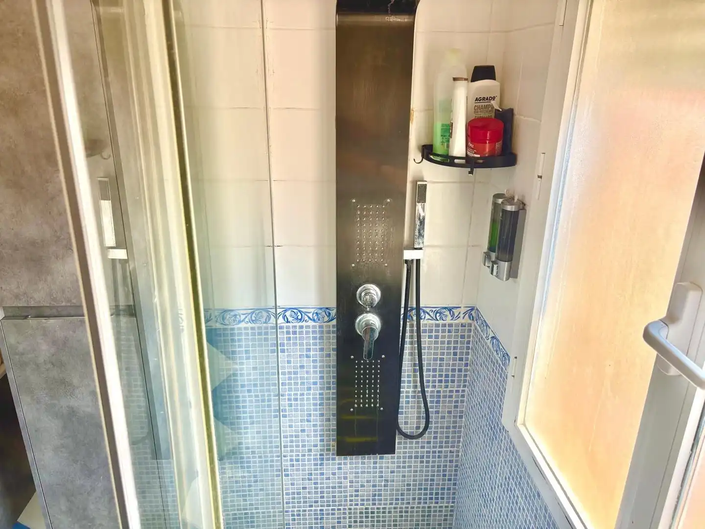 Bany de Casa adosada en venda en Vélez-Málaga amb Aire condicionat, Jardí privat i Terrassa