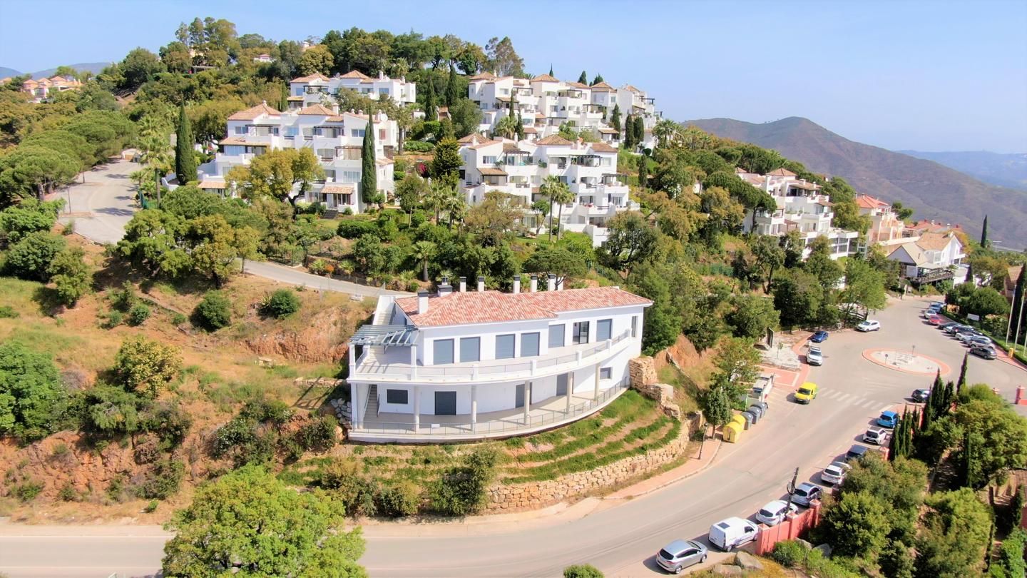Vista exterior de Edifici en venda en Ojén