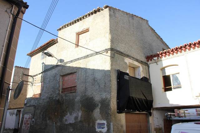 Casa adosada en Venta en GENERAL MARIANO BERNAL en Pradilla de Ebro