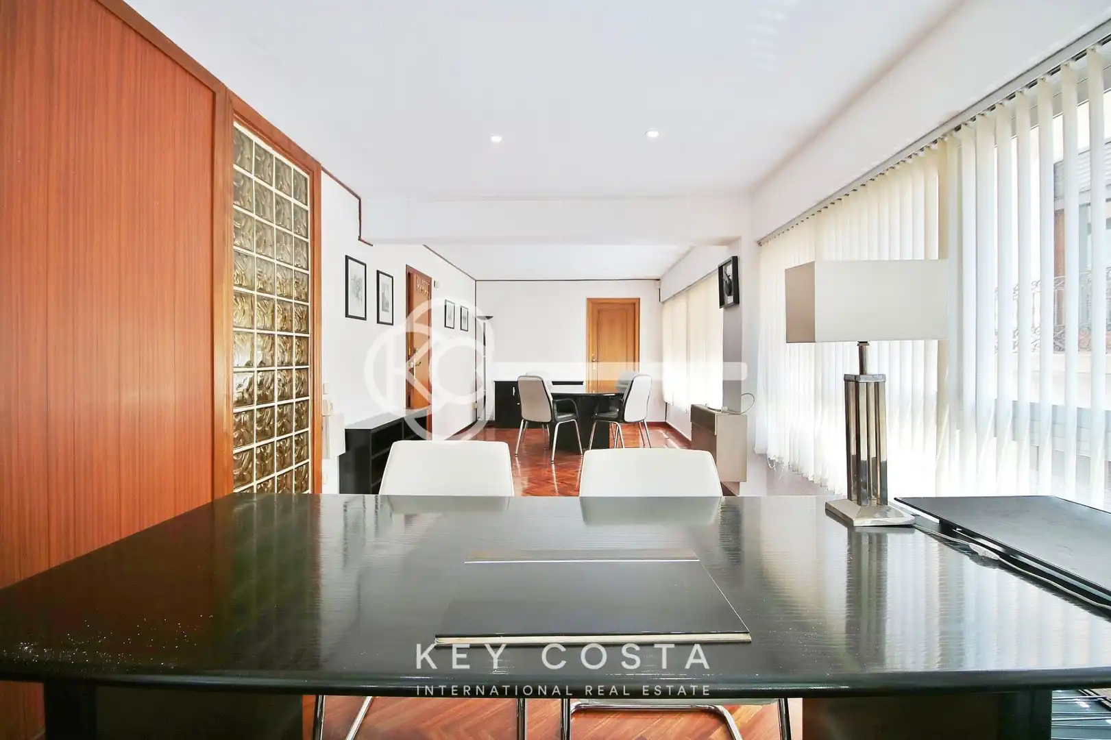 Office for sale in Barrio del Centro