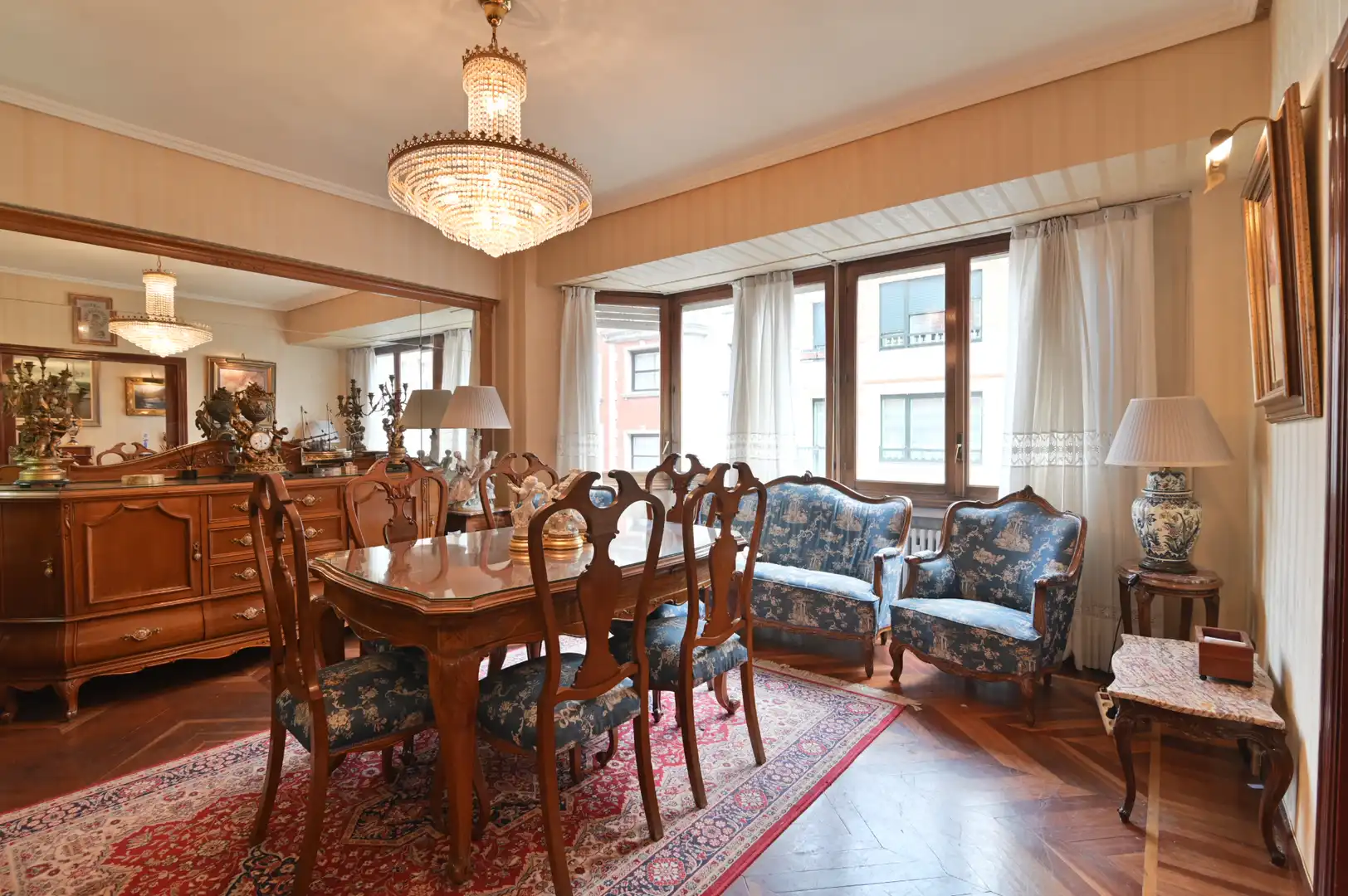 Comedor de Piso en venta en Bilbao  con Calefacción y Balcón