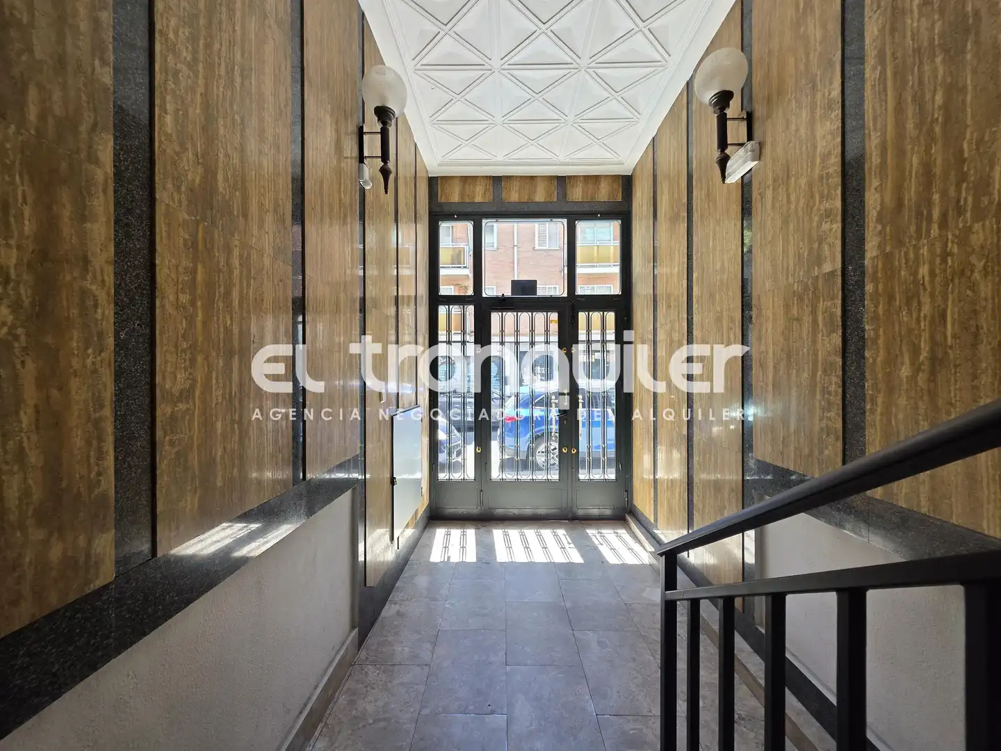 Flat for rent in Madrid  with Air Conditioner, Terrace and Furnished