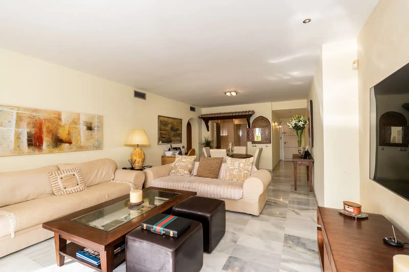 Sala d'estar de Apartament en venda en Estepona amb Terrassa, Traster i Moblat