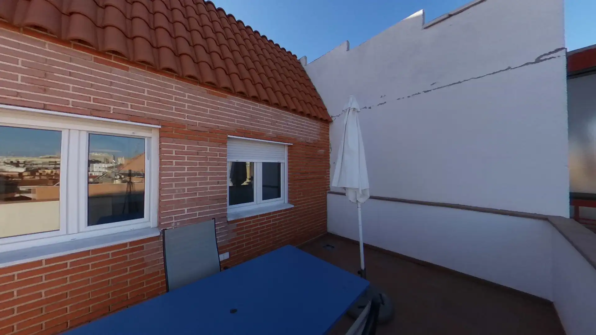 Flat for rent in Calle de Gonzalo Herrero, Valdeacederas