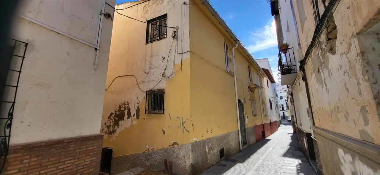 Casa adosada en venda a Calle San Sebastián , Baza