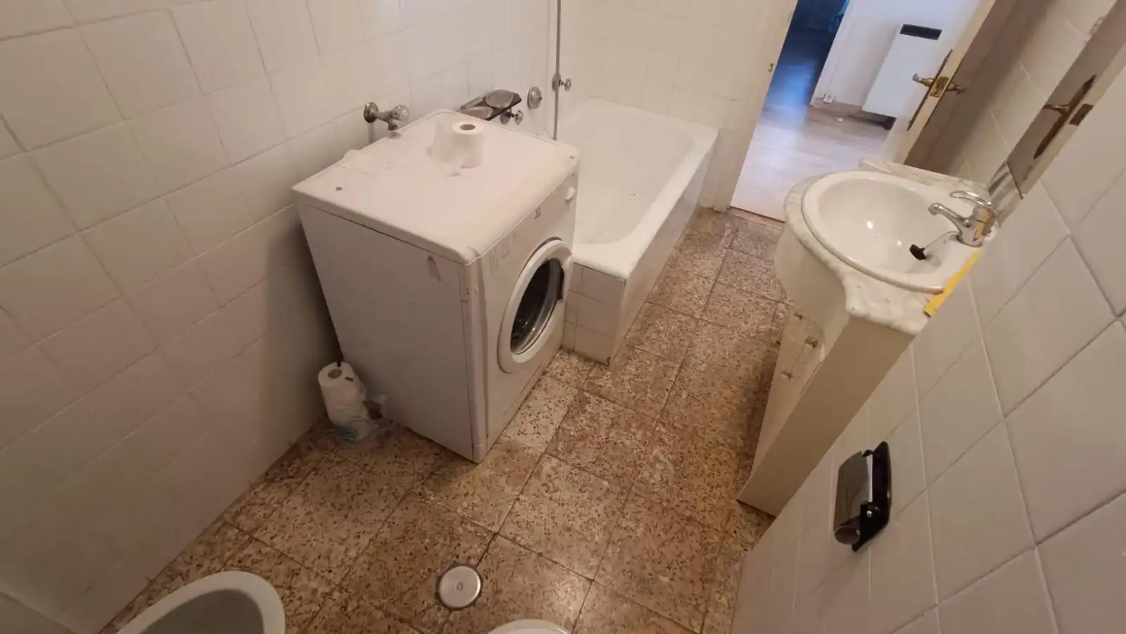 Bany de Pis en venda en Zamora Capital  amb Calefacció, Moblat i Balcó