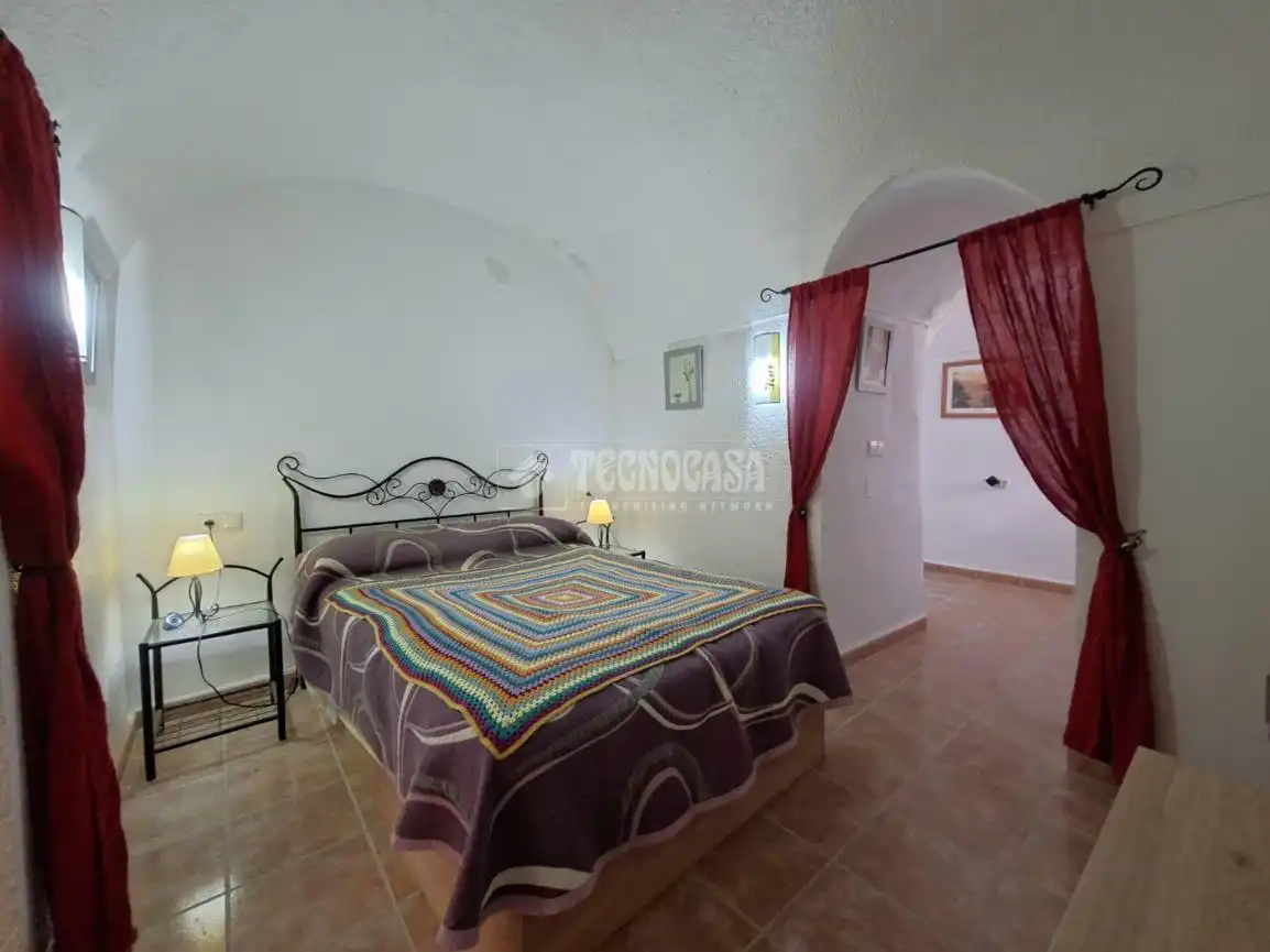 Habitación de Casa o chalet en venta en Benalúa con Trastero y Amueblado