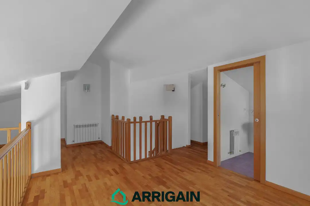 Habitación de Piso en venta en Donostia - San Sebastián  con Calefacción, Terraza y Alarma