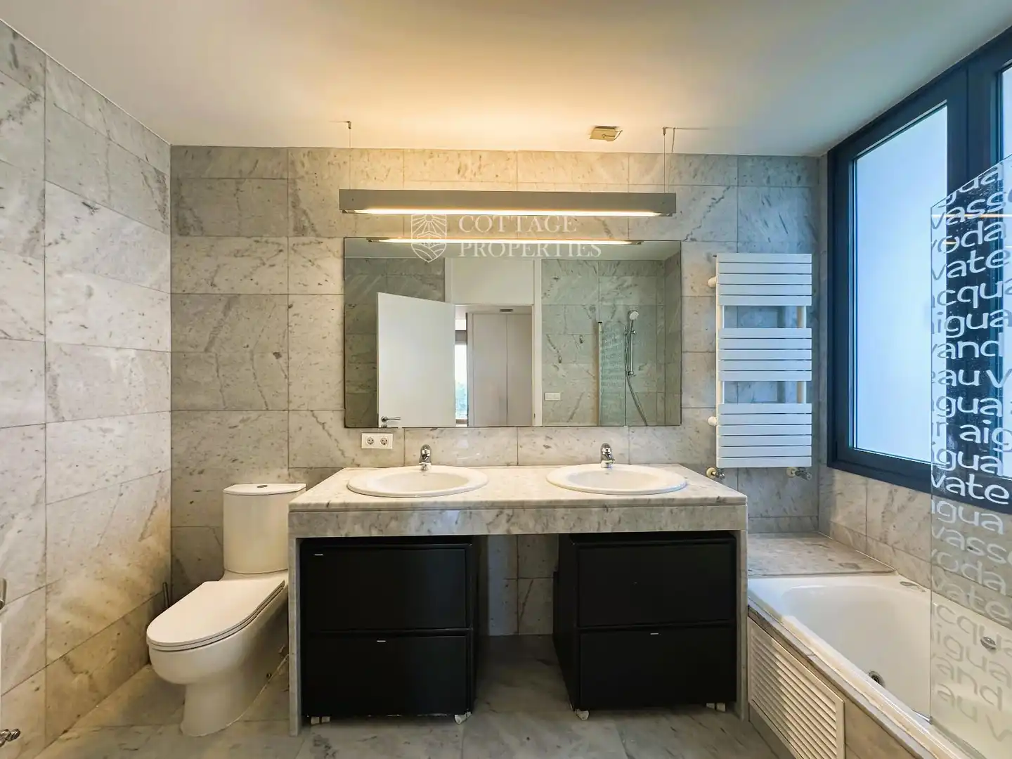 Baño de Casa o chalet en venta en Sant Vicenç de Montalt con Aire acondicionado, Calefacción y Piscina