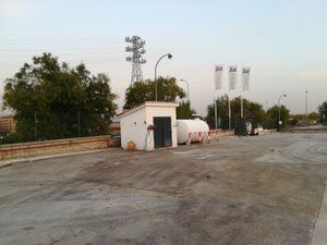 Vista exterior de Nau industrial en venda en Leganés amb Calefacció