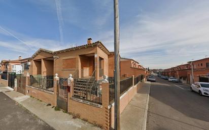 Exterior view of House or chalet for sale in Santa Olalla