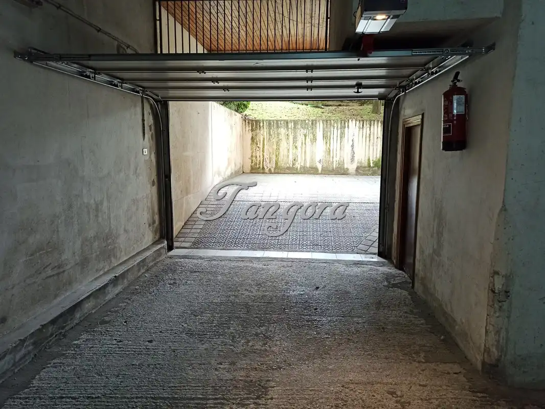Parkplatz von Garage zur Miete in Getxo 