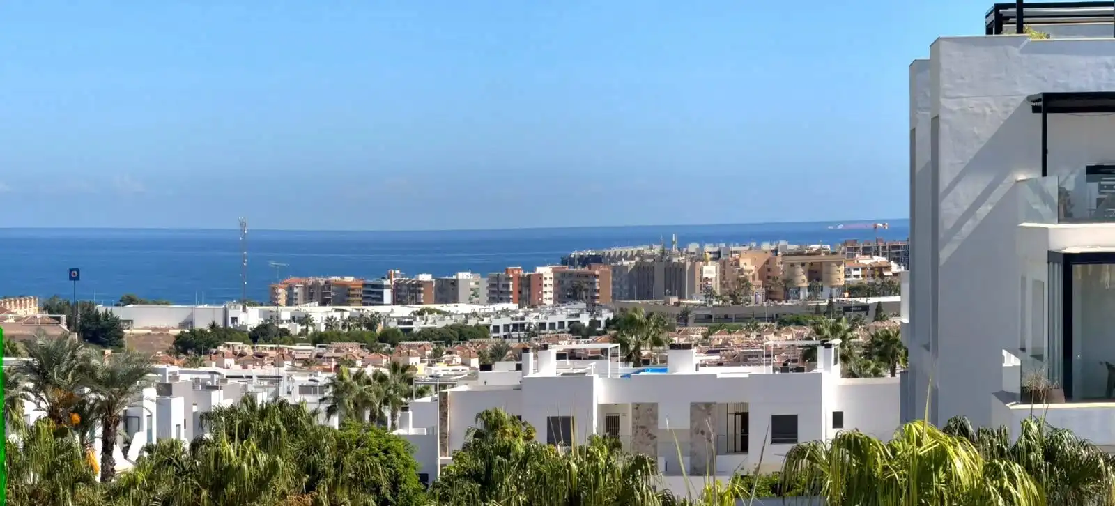 Außenansicht von Wohnungen zur Miete in Torrevieja mit Klimaanlage, Terrasse und Abstellraum