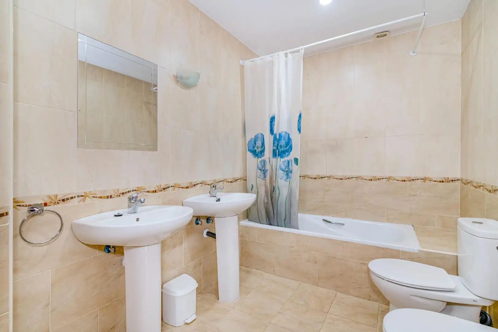 Baño de Casa o chalet en venta en Atarfe con Aire acondicionado, Calefacción y Jardín privado