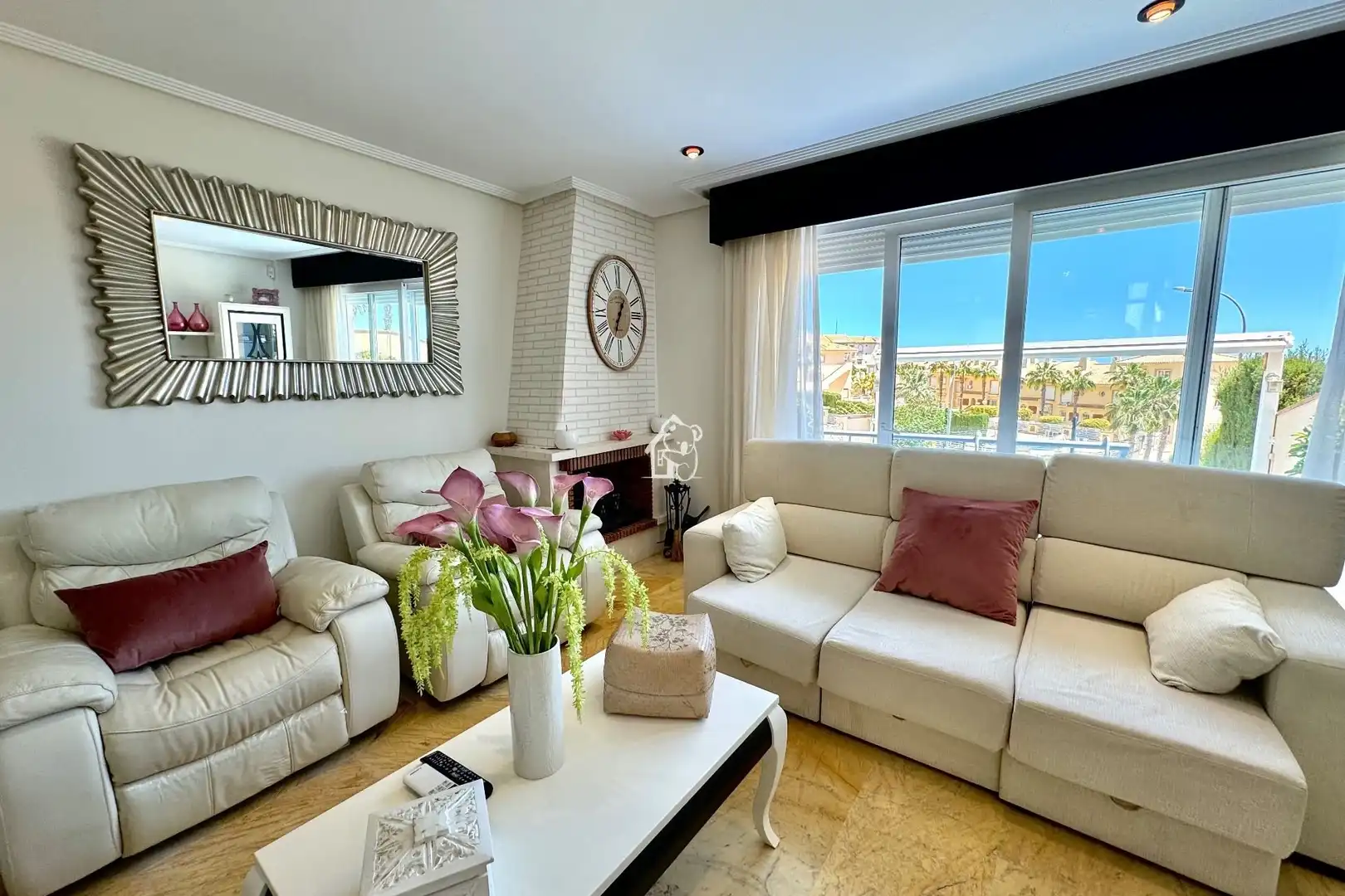 Sala de estar de Casa adosada de alquiler en Orihuela con Aire acondicionado, Terraza y Piscina