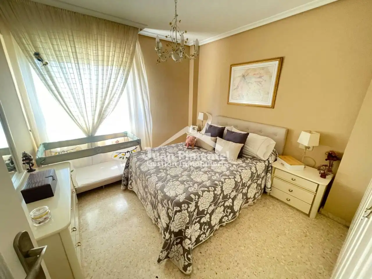 Habitación de Piso en venta en Estepona con Trastero, Amueblado y Balcón