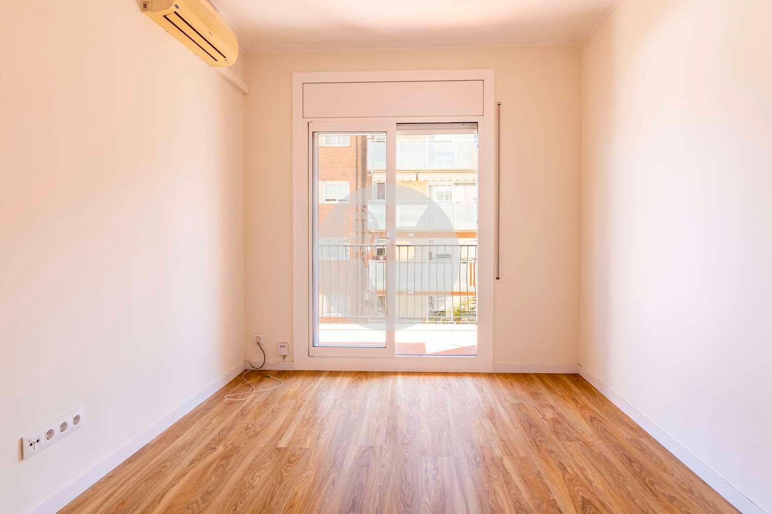 Bedroom of Flat to rent in  Barcelona Capital  with Air Conditioner and Balcony