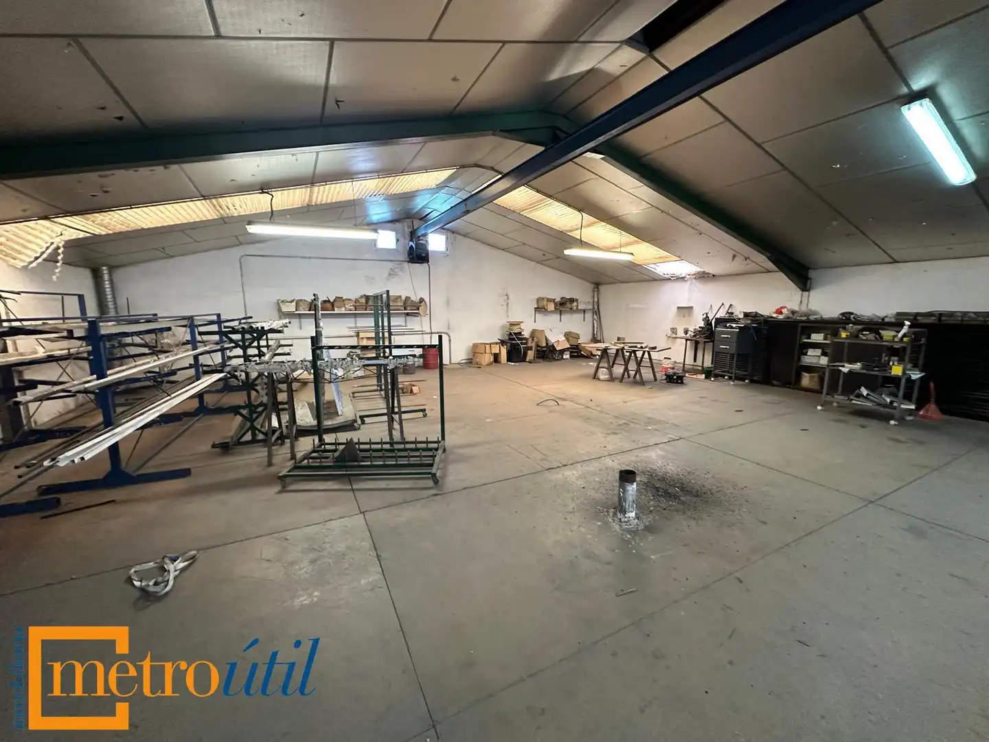 Nave industrial en venta en Villares de la Reina