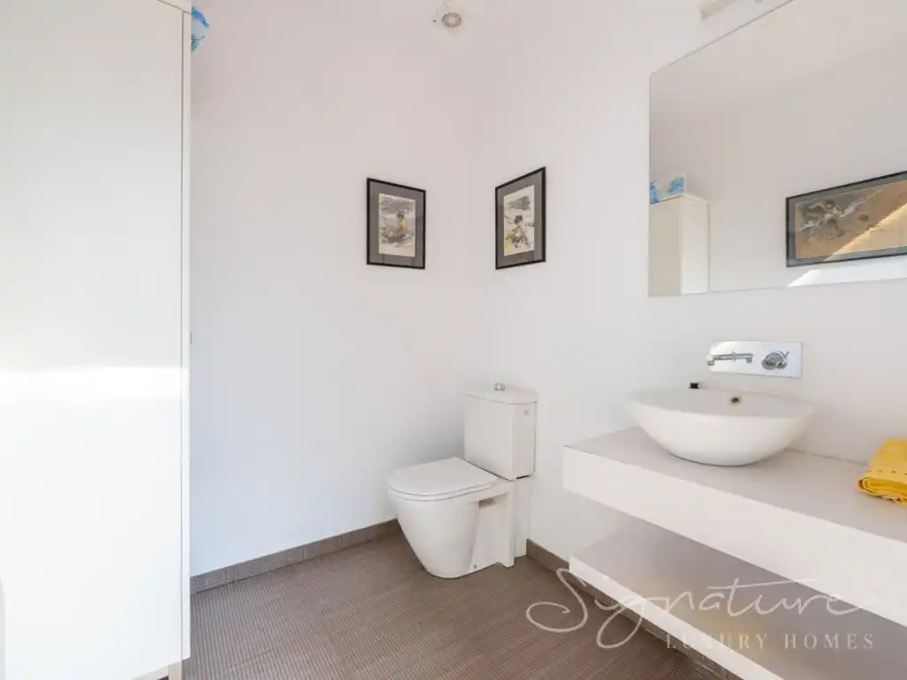 Bany de Casa o xalet en venda en Barcelona amb Aire condicionat
