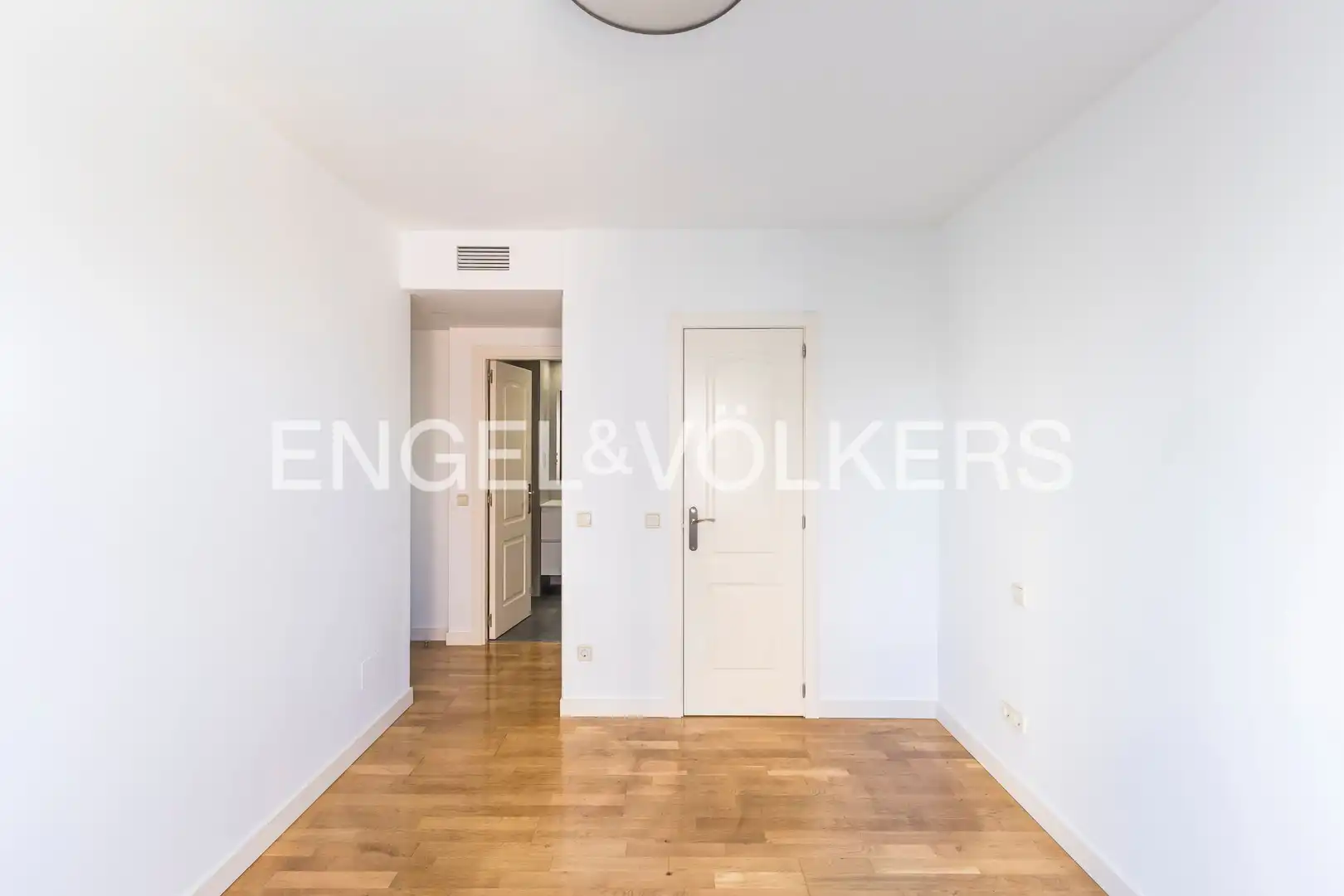 Wohnung zur Miete in Madrid mit Klimaanlage, Heizung und Schwimmbad