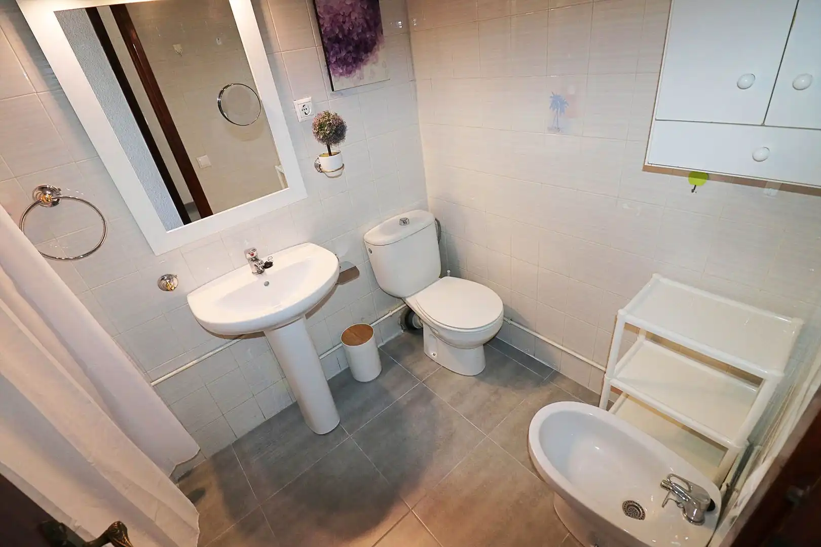 Baño de Piso en venta en Guardamar del Segura con Terraza, Amueblado y Lavadora