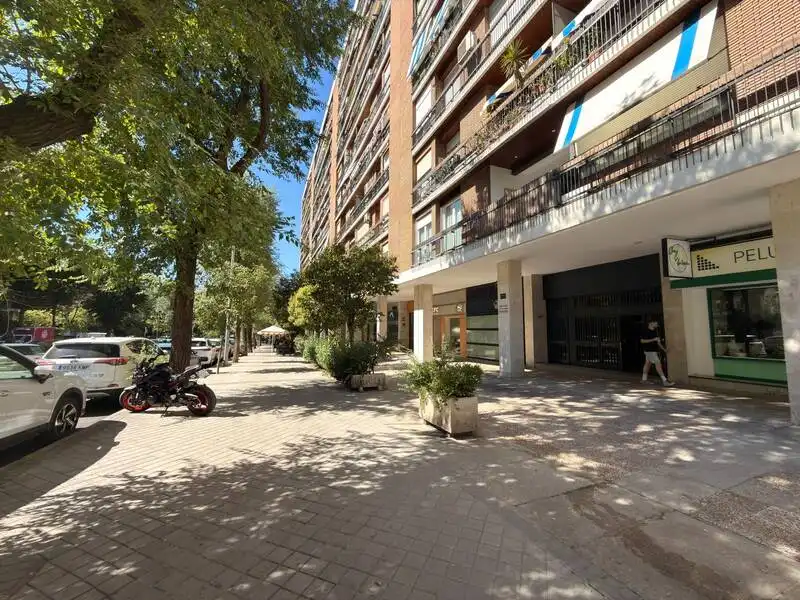 Vista exterior de Pis en venda en Madrid amb Aire condicionat, Calefacció i Terrassa