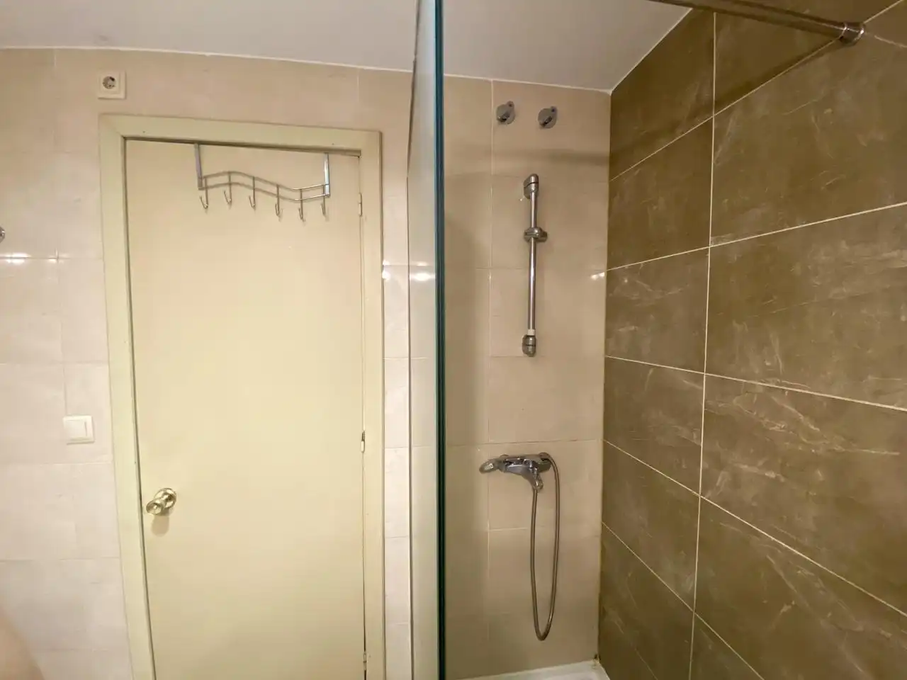 Badezimmer von Wohnung zur Miete in Valencia mit Möbliert