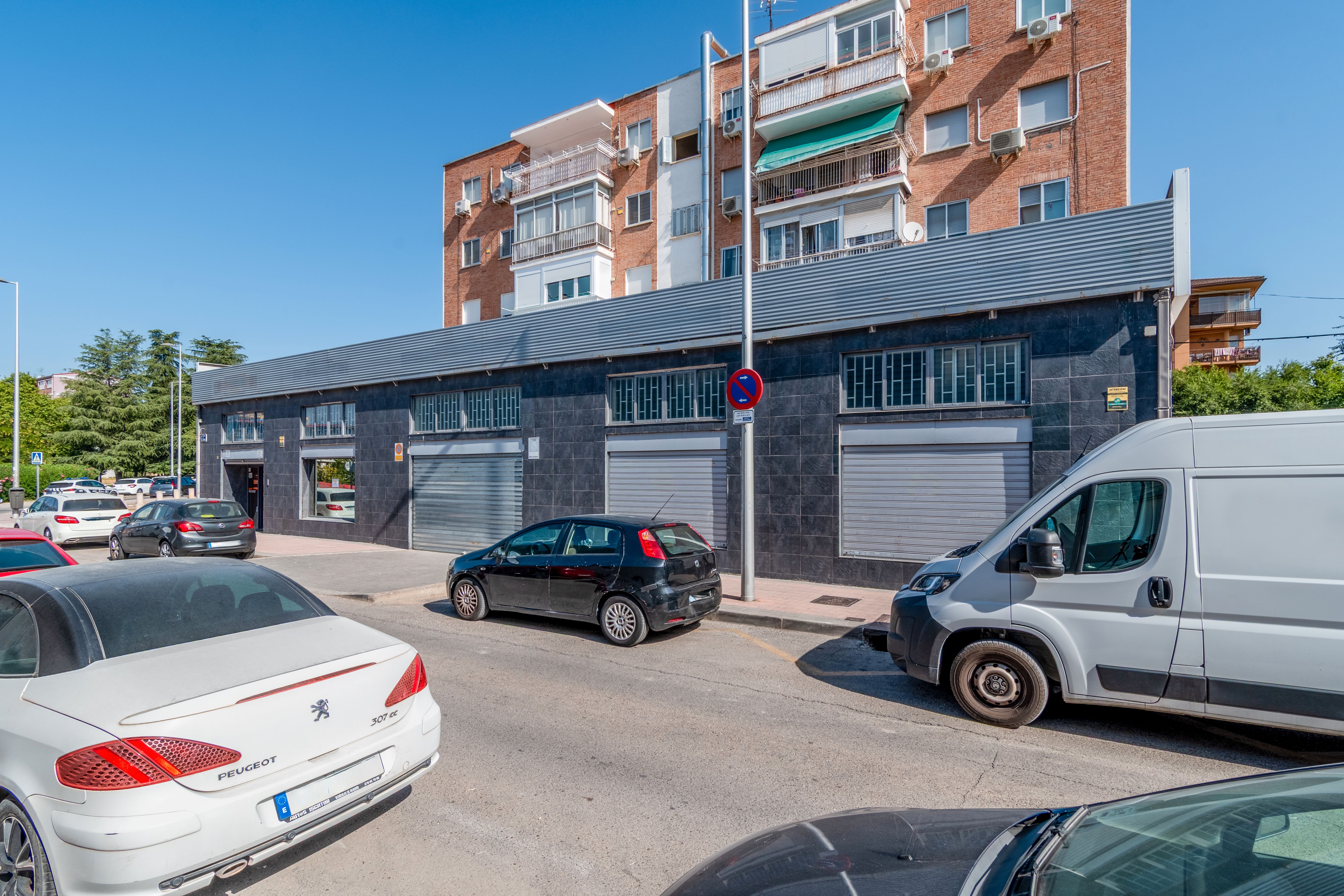 Aparcament de Nau industrial de lloguer en  Madrid Capital